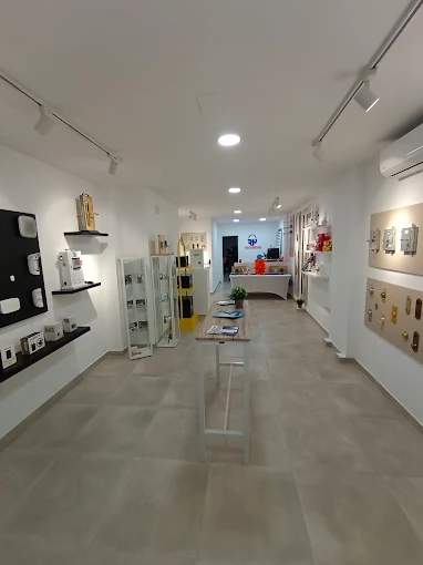 Cerrajero RH Seguridad, interior de nuestro establecimiento en Elche